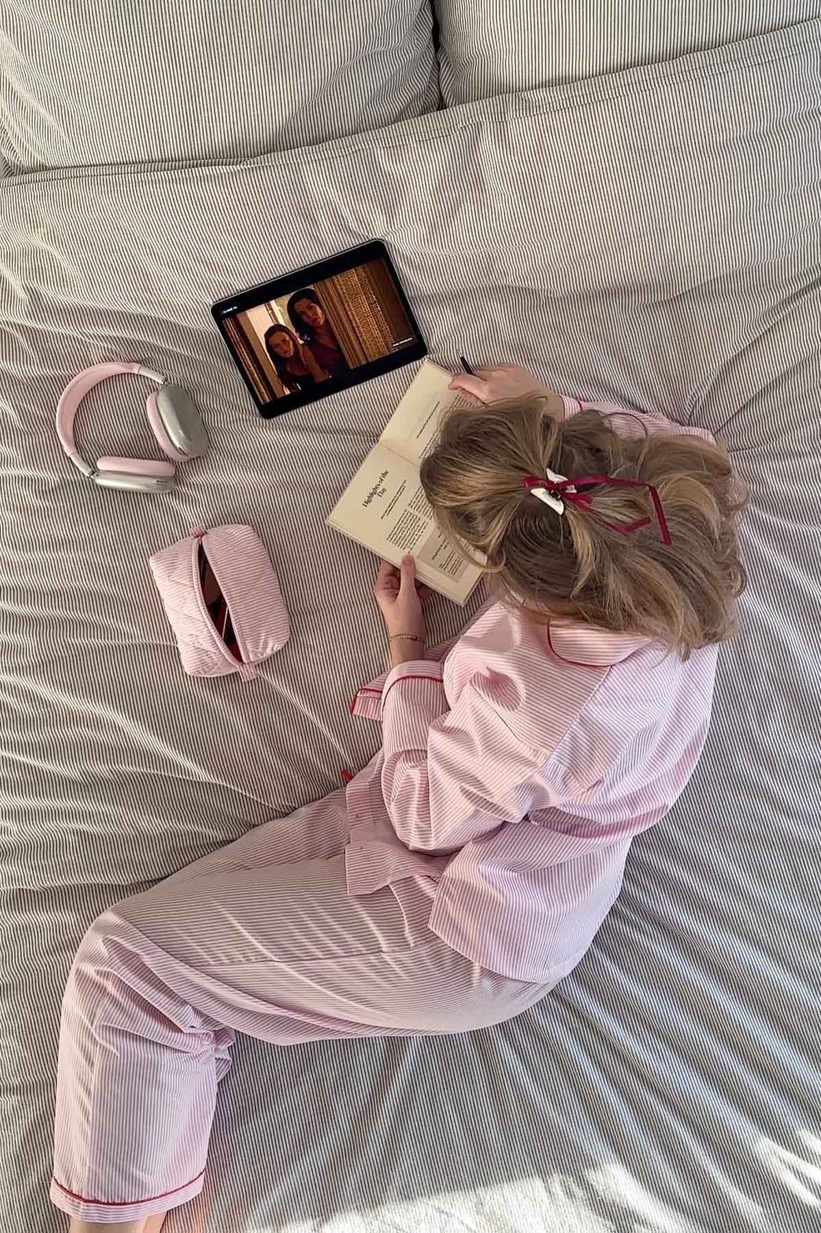 Dames tweedelige pyjama set met hartjes knoopjes
