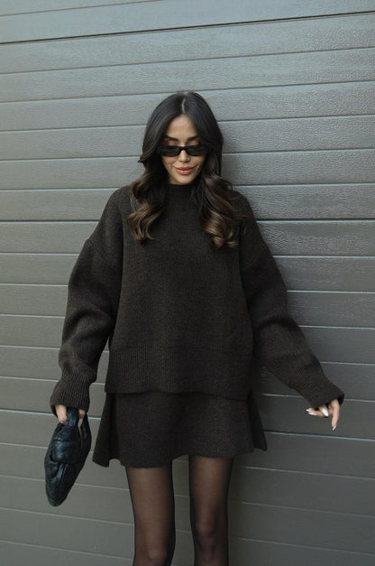 Dames tweedelige set met trui en rok